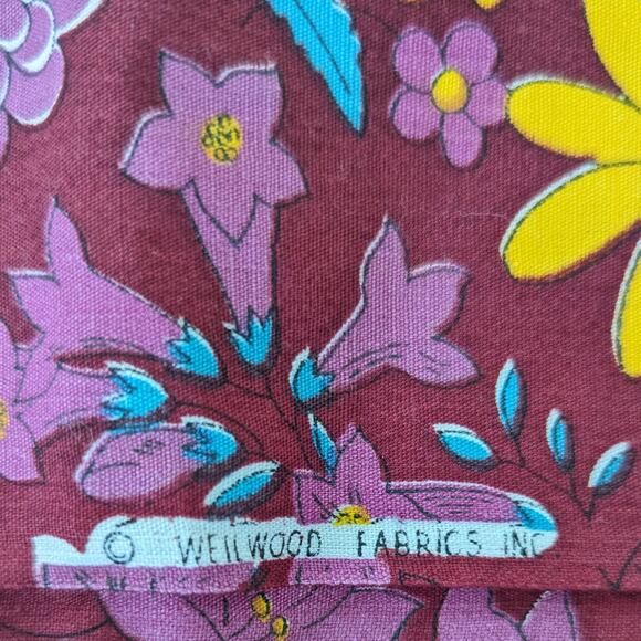 Vintage Weilwood Fabrics Inc Groovy Floral Flower Power Cotton Print ~ 2 Yards - Picture 2 of 2